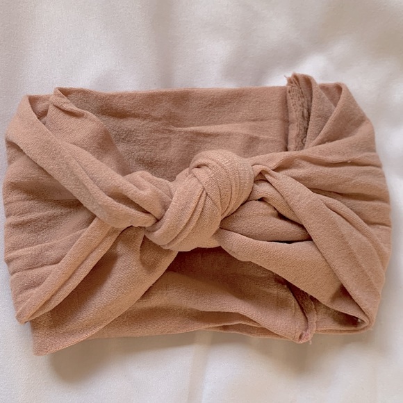 Poppy Knots headband and bows - Picture 3 of 6